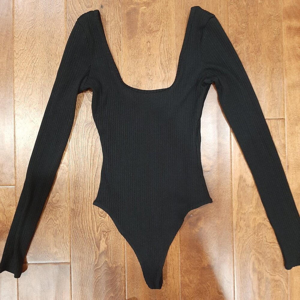 Wilfred Aritzia quiet luxury ribbed long sleeved balletcore bodycon bodysuit top - Picture 3 of 15